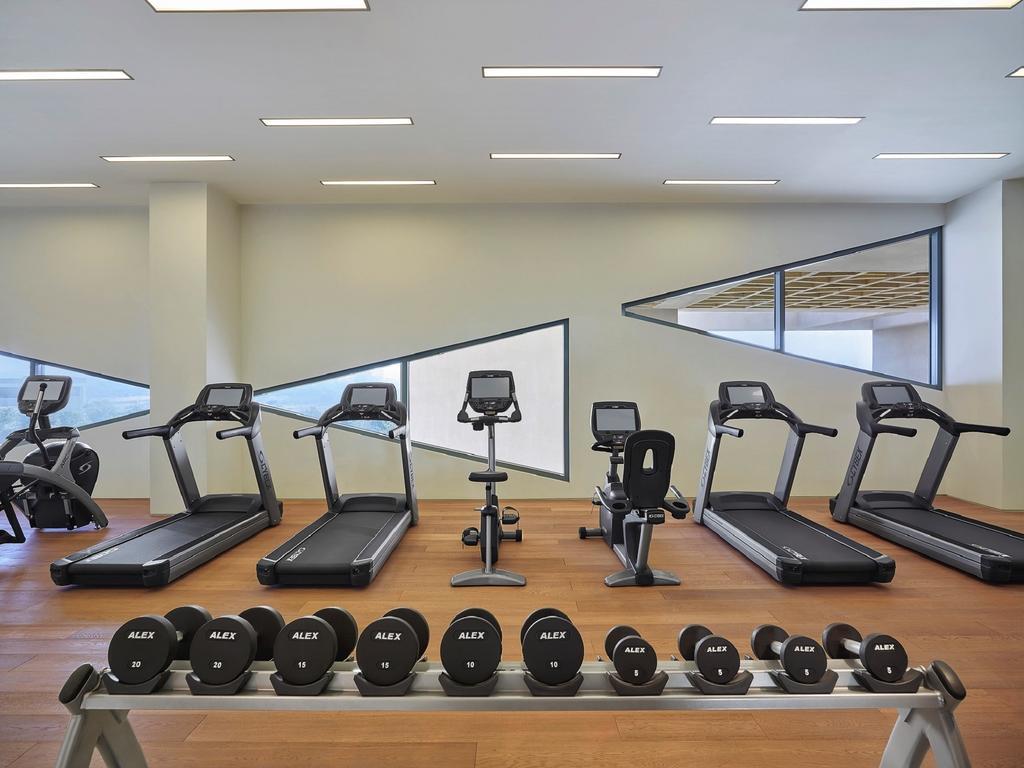 Vivanta New Delhi, Dwarka Zewnętrze zdjęcie The gym at the hotel